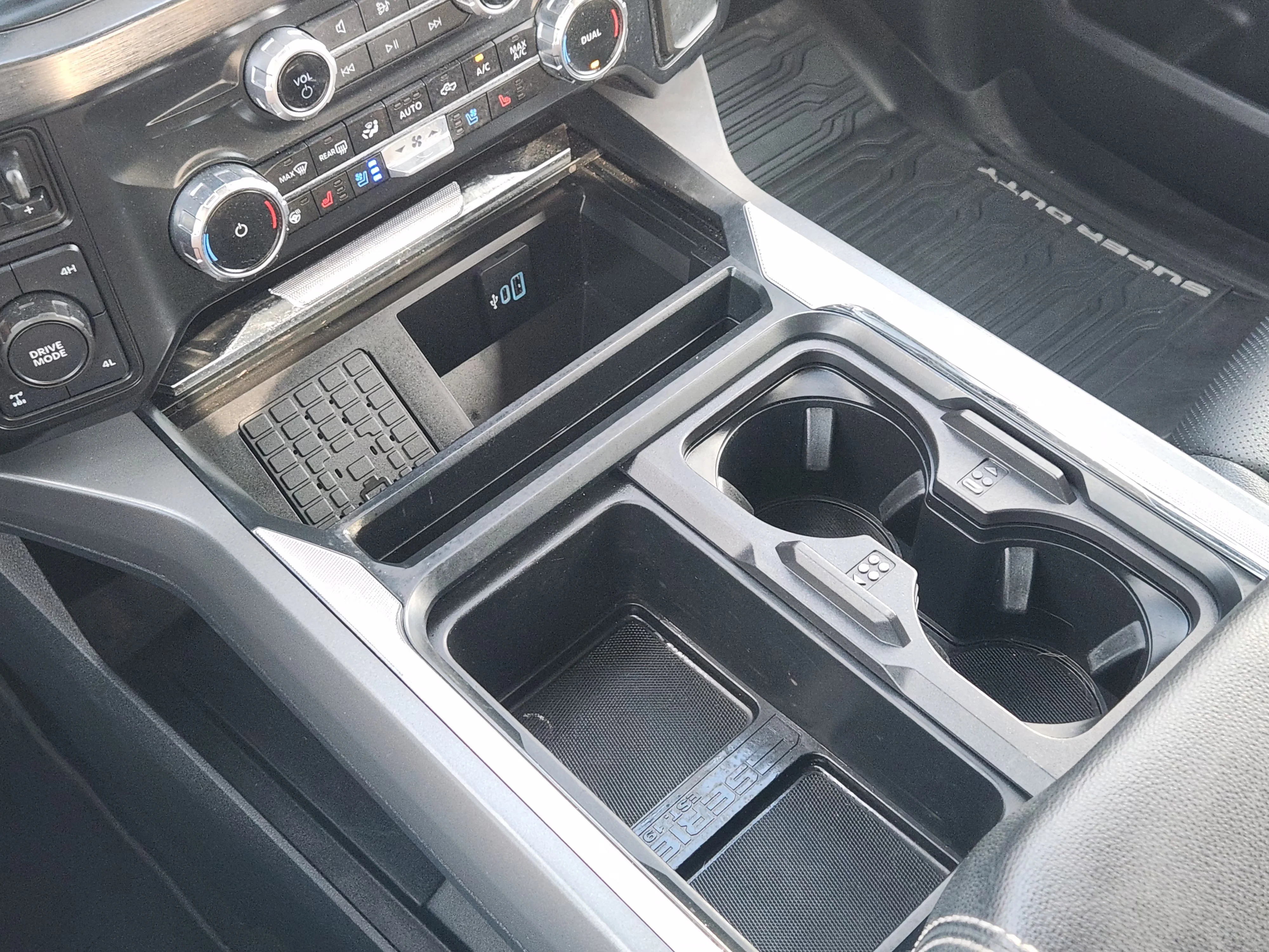 Used 2024  Ford XL image 21