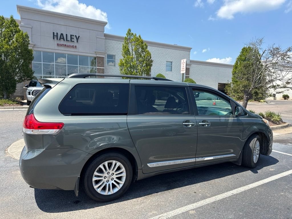 Used 2011 Green Toyota XLE image 2