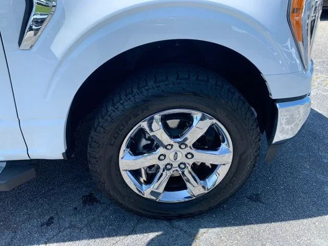 Certified Used 2023 White Ford Lariat image 40