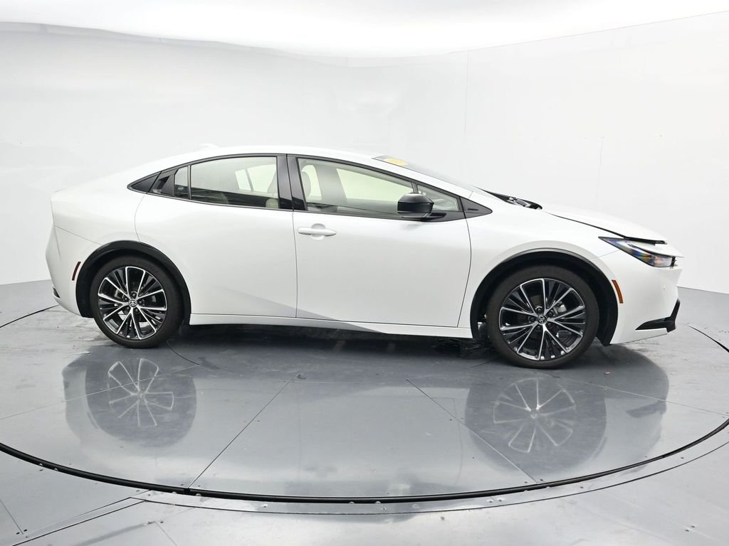 Used 2024 Beige Toyota XLE image 9