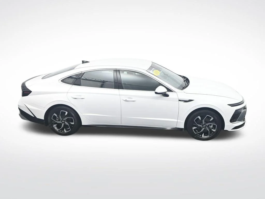 Certified Used 2025 White Hyundai SEL image 40
