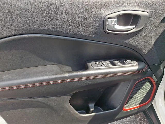 Used 2020 White Jeep Trailhawk image 12