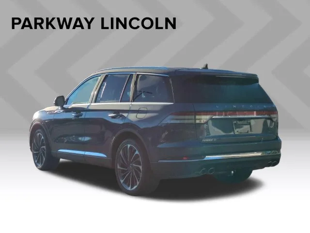 Used 2021 Blue Lincoln Reserve image 3