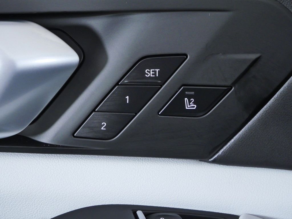 New 2026 Alpine White BMW xDrive40i image 35