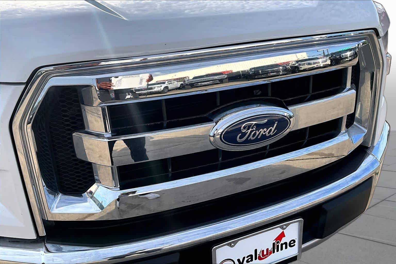 Used 2016 Oxford White Ford XLT image 29