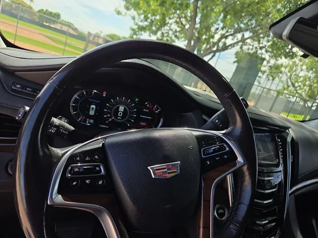 Used 2020 White Cadillac Luxury image 9