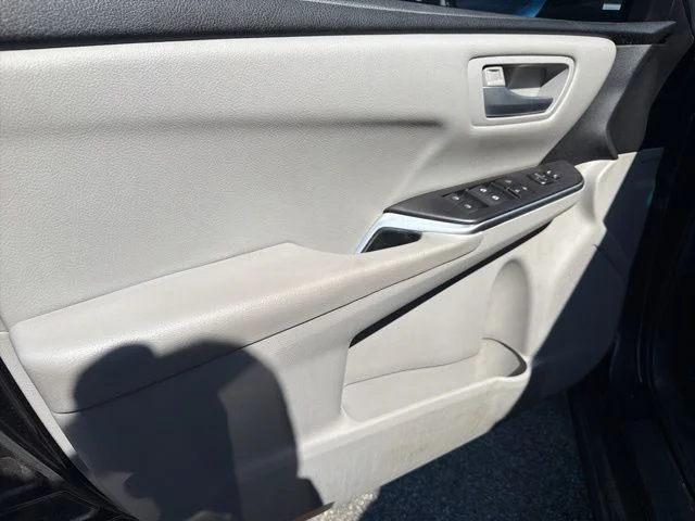 Used 2017 Black Toyota SE image 7