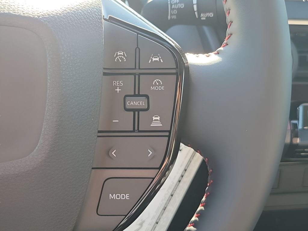 2026 Toyota Prius Plug-in Hybrid SE - Photo 34