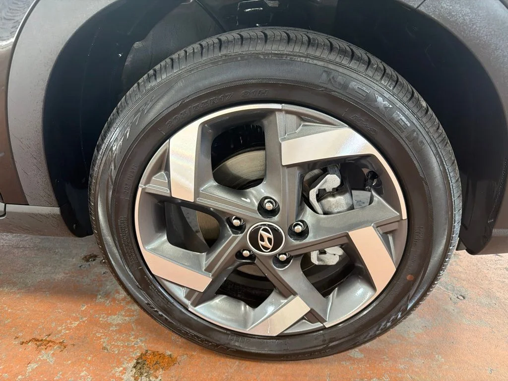 Used 2026 Onyx Black Hyundai SEL image 10