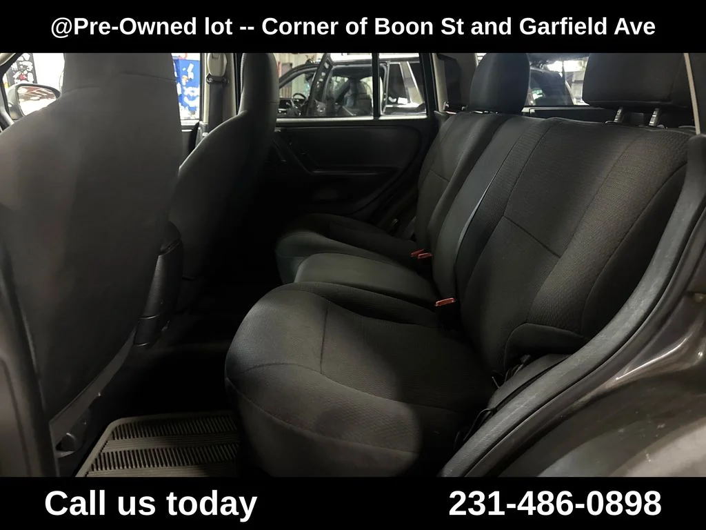 Used 2003  Jeep Laredo image 26