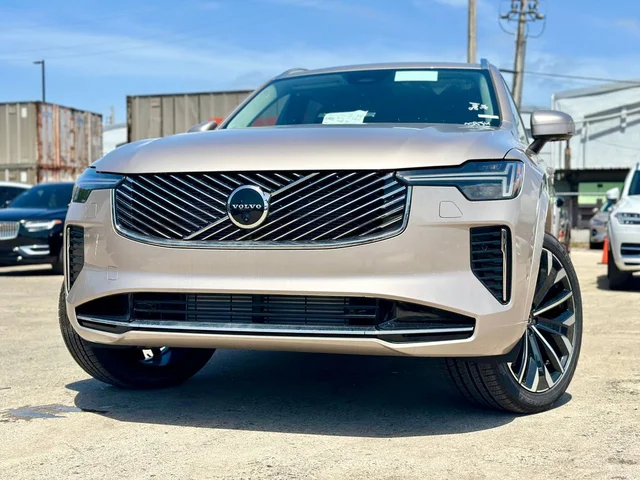 2026 Volvo XC90 Plug-In Hybrid T8 Plus