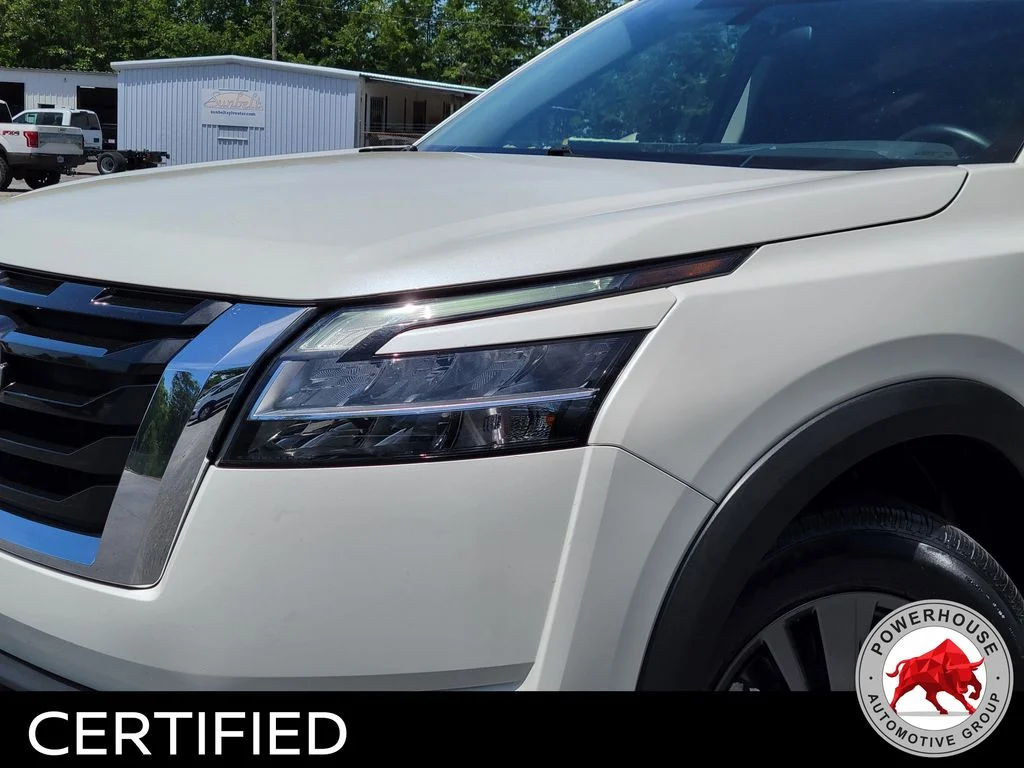 Used 2022 White Nissan SV image 10