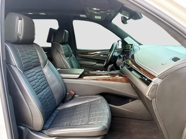 Used 2022 Crystal White Tricoat Cadillac Sport Platinum image 16