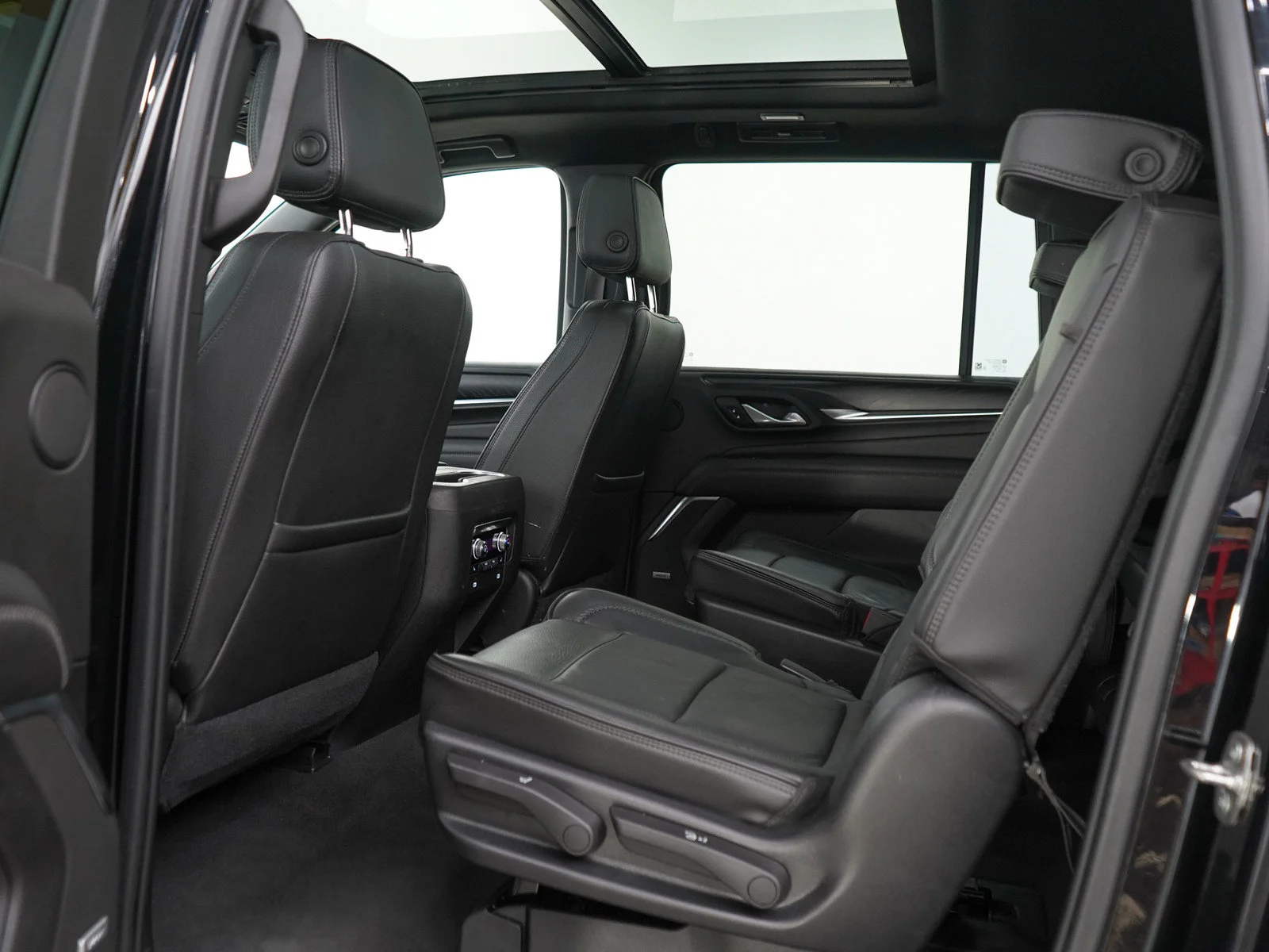 Used 2021 Black GMC Denali image 18