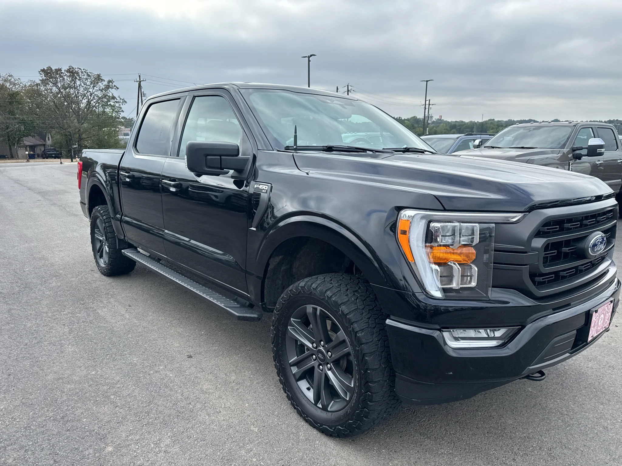 Used 2023 Agate Black Metallic Ford XLT image 4