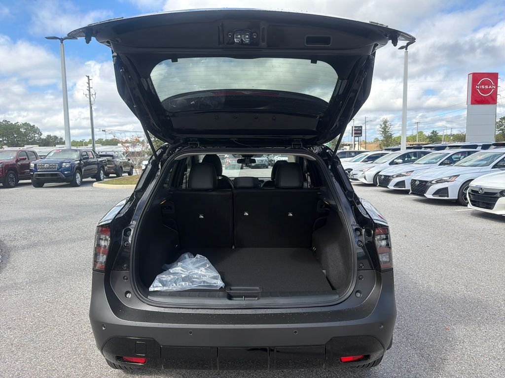 New 2026 Nissan Kicks SR 4D Sport Utility