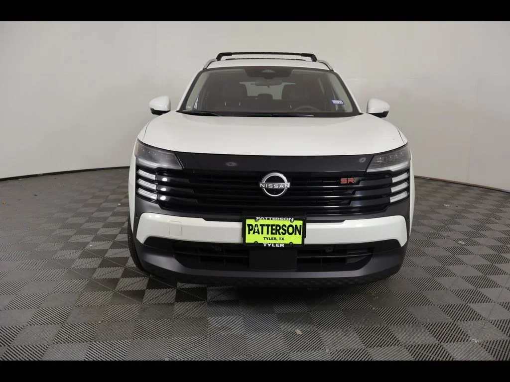 Used 2025 White Nissan SR image 8