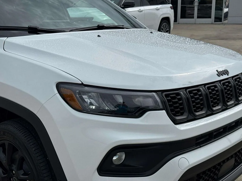 New 2026 White Jeep Latitude image 3
