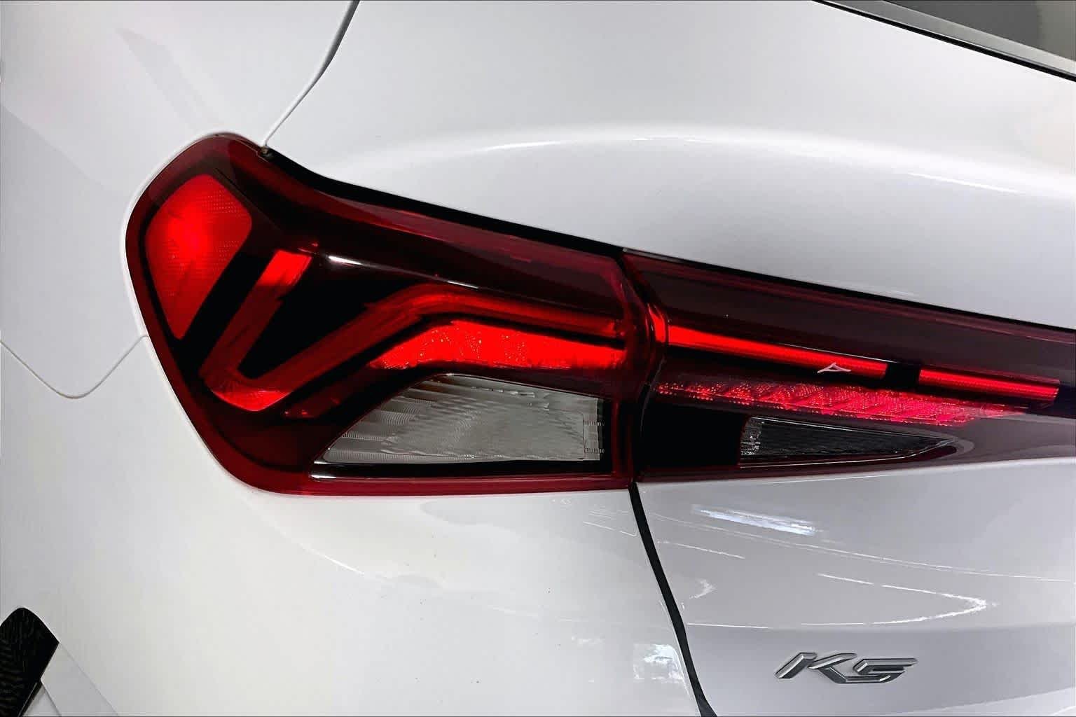 Used 2022 Glacial White Pearl Kia EX image 26