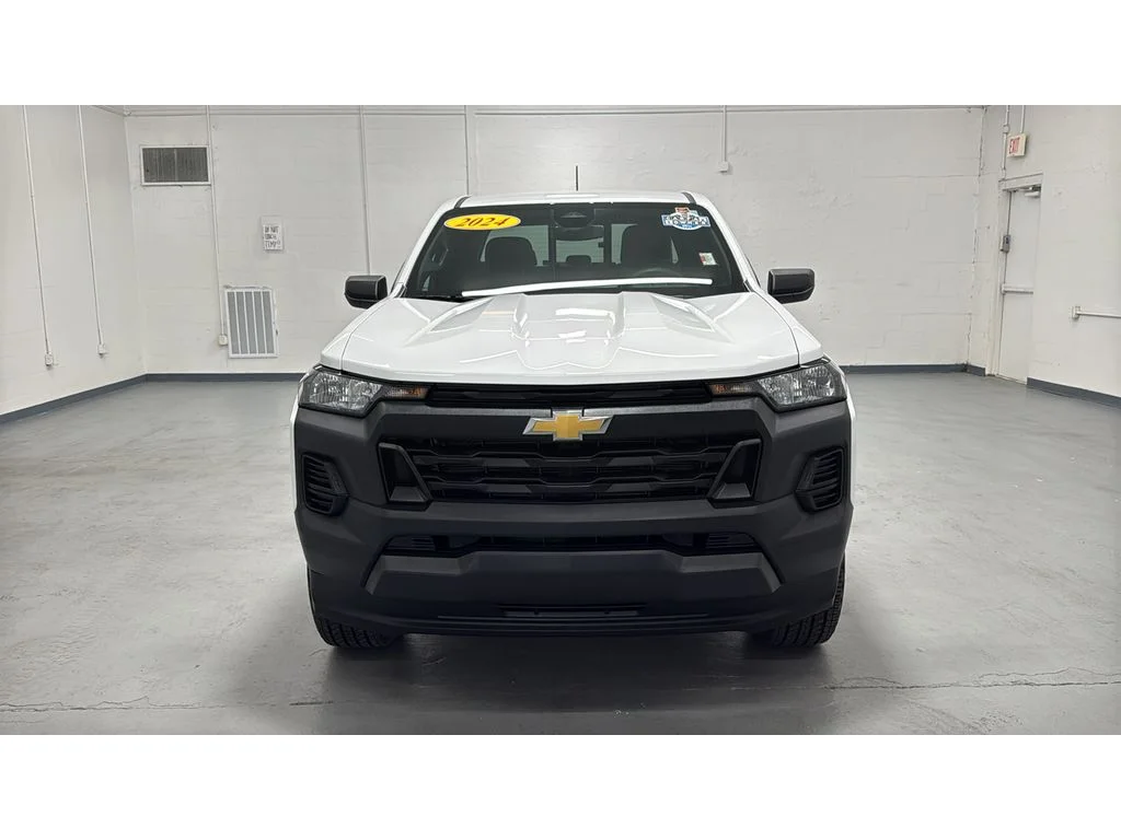 Used 2024 Summit White Chevrolet WT image 13