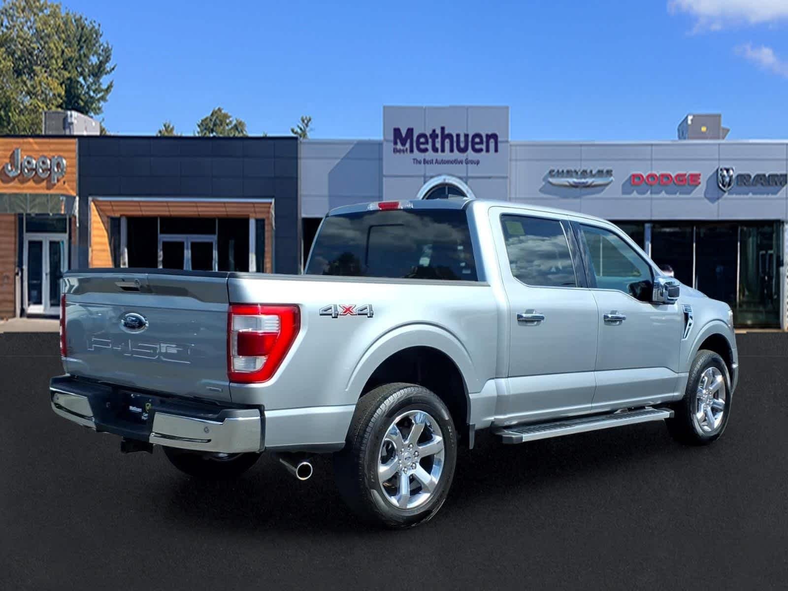 Used 2023 Iconic Silver Ford LARIAT image 4