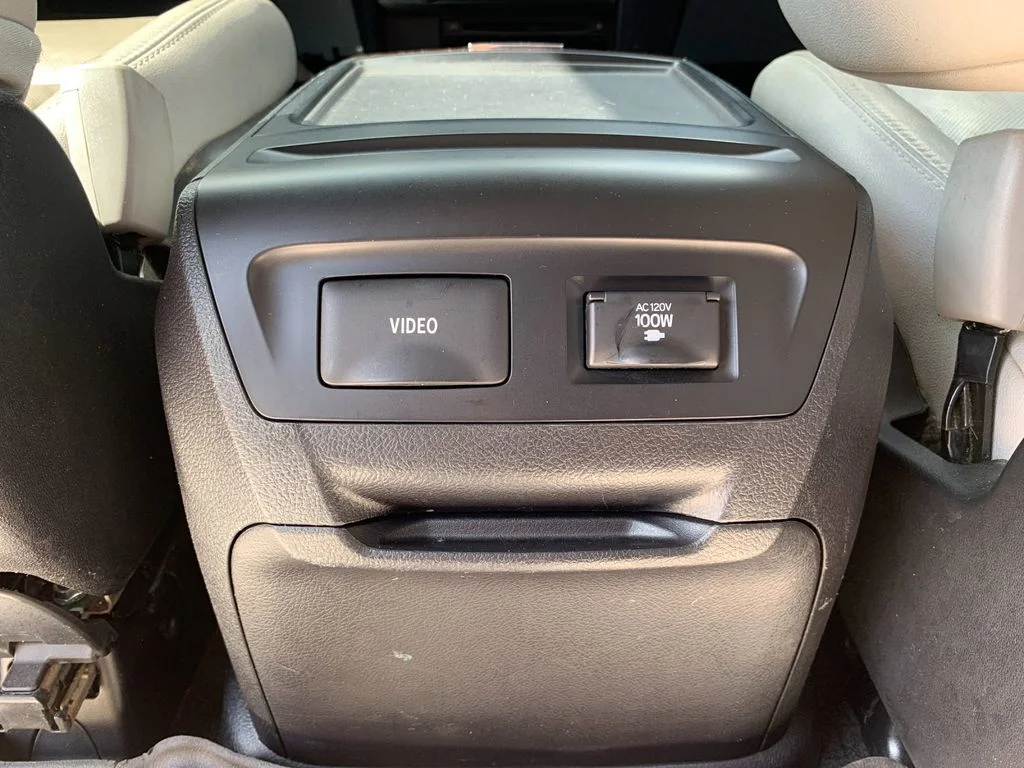 Used 2017 Silver Toyota Limited Premium image 15