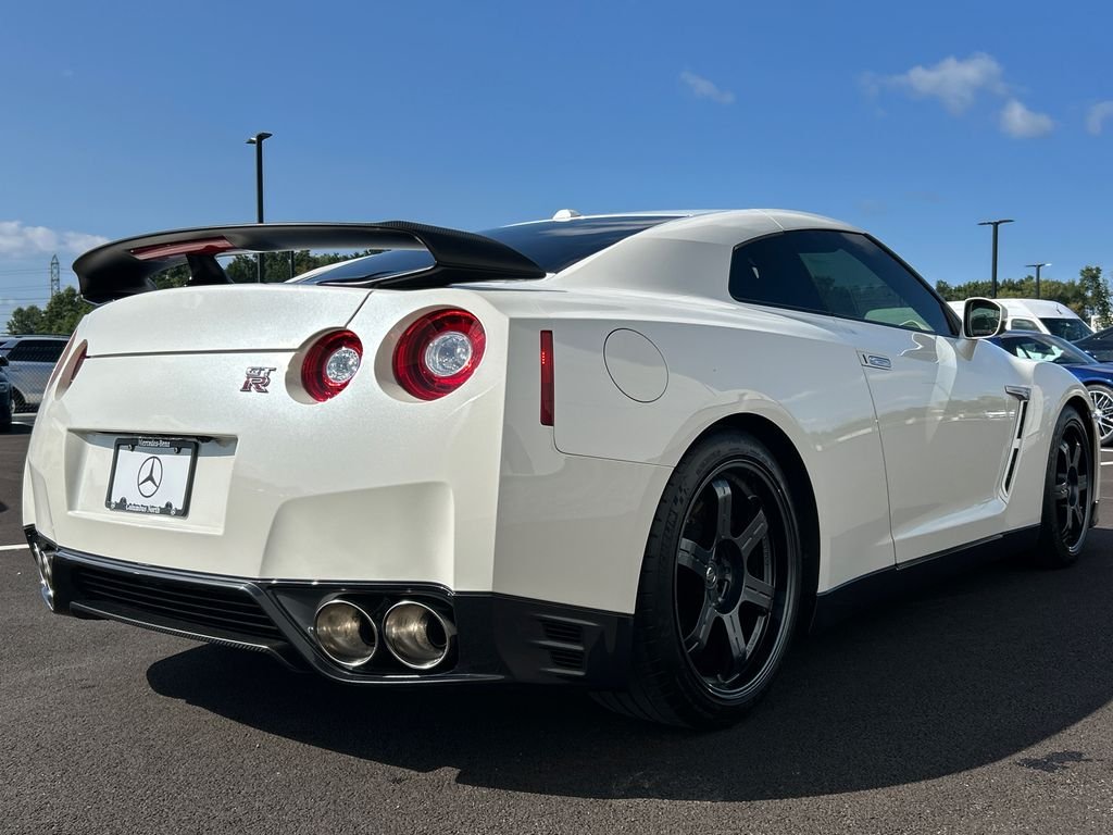 Used 2015 White Nissan Black Edition image 7