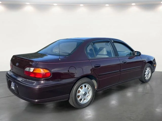Used 1999 Red Chevrolet LS image 15