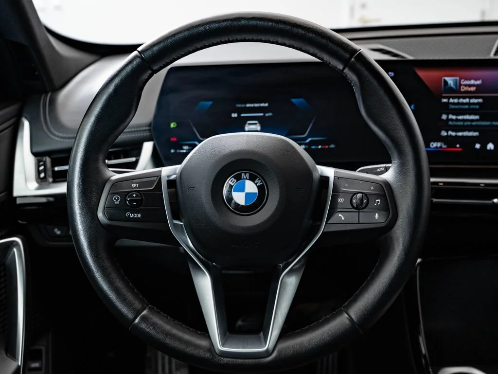 Used 2025 Alpine White BMW xDrive28i image 39