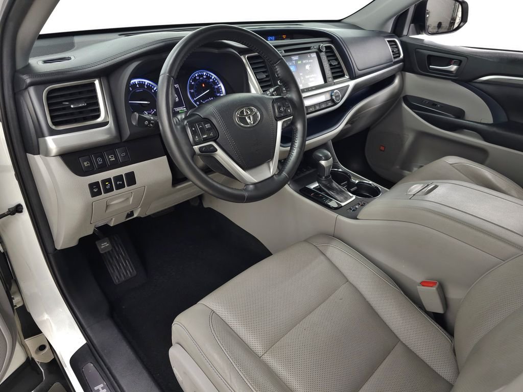 Used 2019 Blizzard Pearl Toyota Limited Platinum image 16