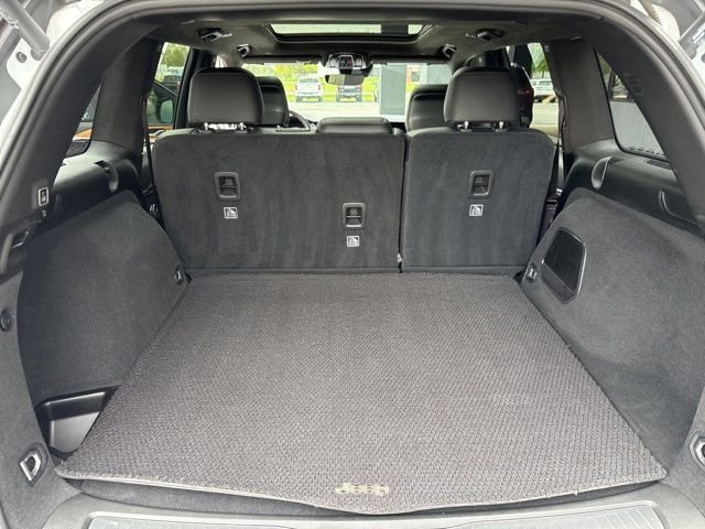 Used 2023 White Jeep Summit Reserve image 18