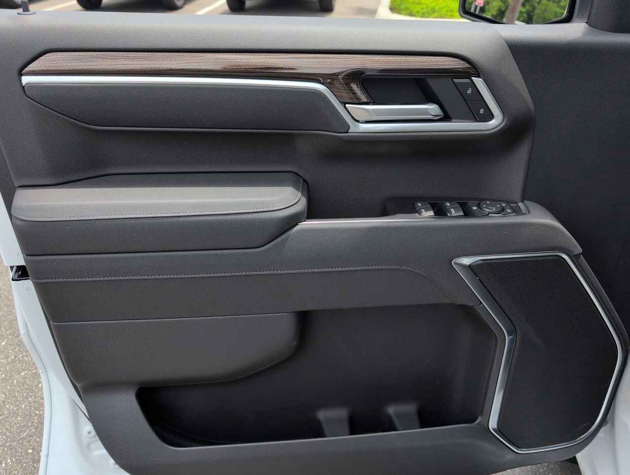 New 2026 Summit White Chevrolet LT image 21