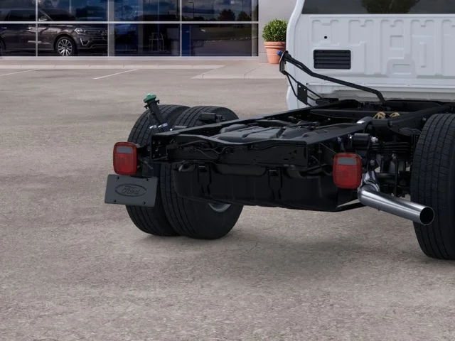 2025 Ford F-350 Super Duty Chassis Cab XL - Photo 21