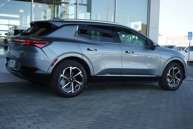 2025 Chevrolet Equinox EV LT - Photo 20
