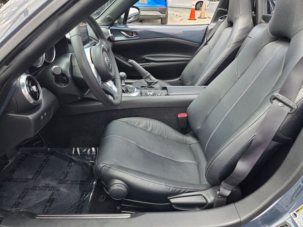 Used 2021 Gray Mazda Grand Touring image 4