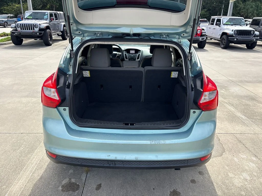 Used 2012 Green Ford SE image 29