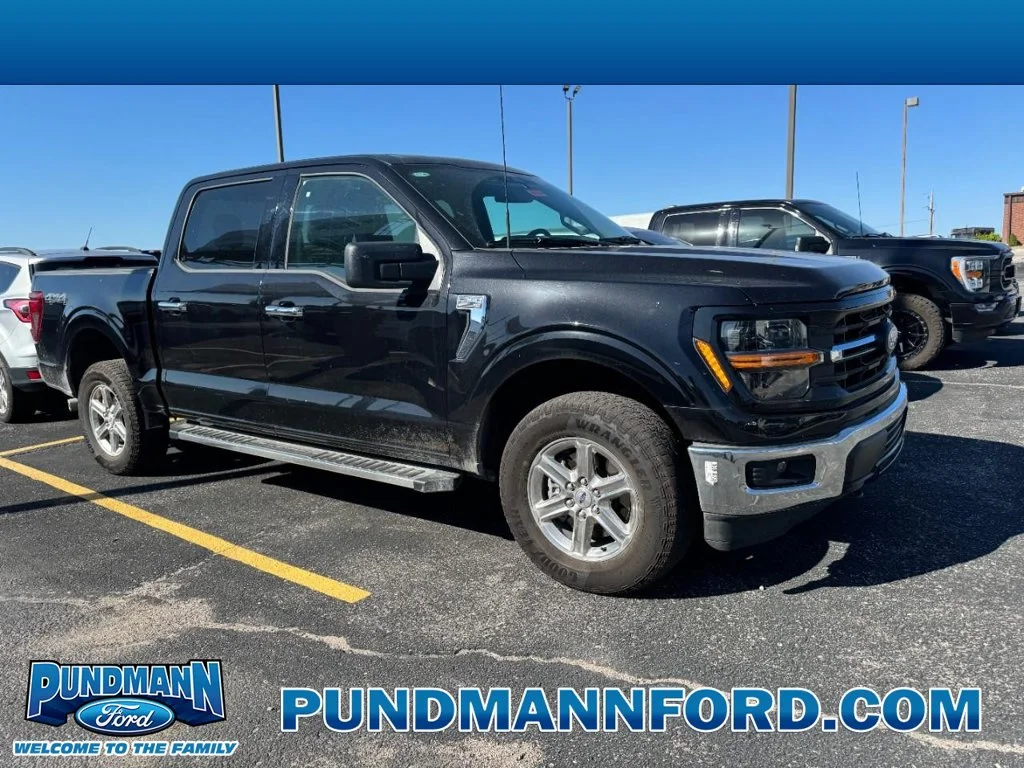 Used 2025 Agate Black Metallic Ford XLT image 1