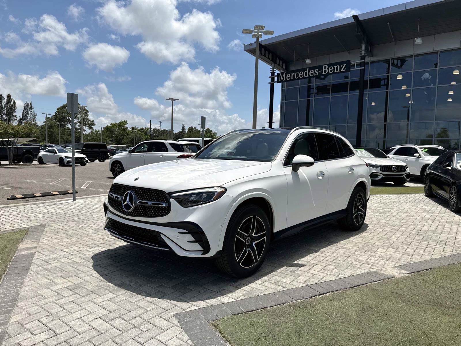 New 2026 Polar White Mercedes-Benz 300 4MATIC® SUV image 2