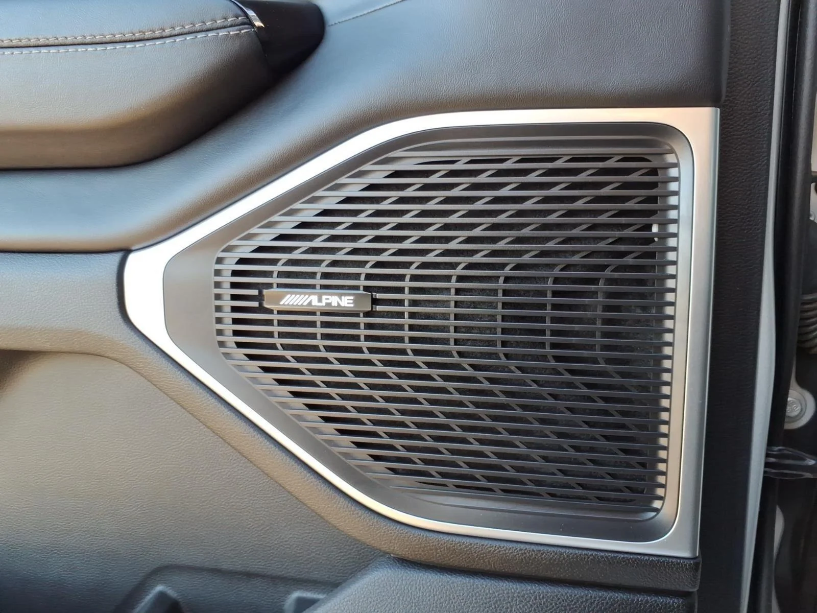 Used 2023 Silver Zynith Jeep Series II image 6
