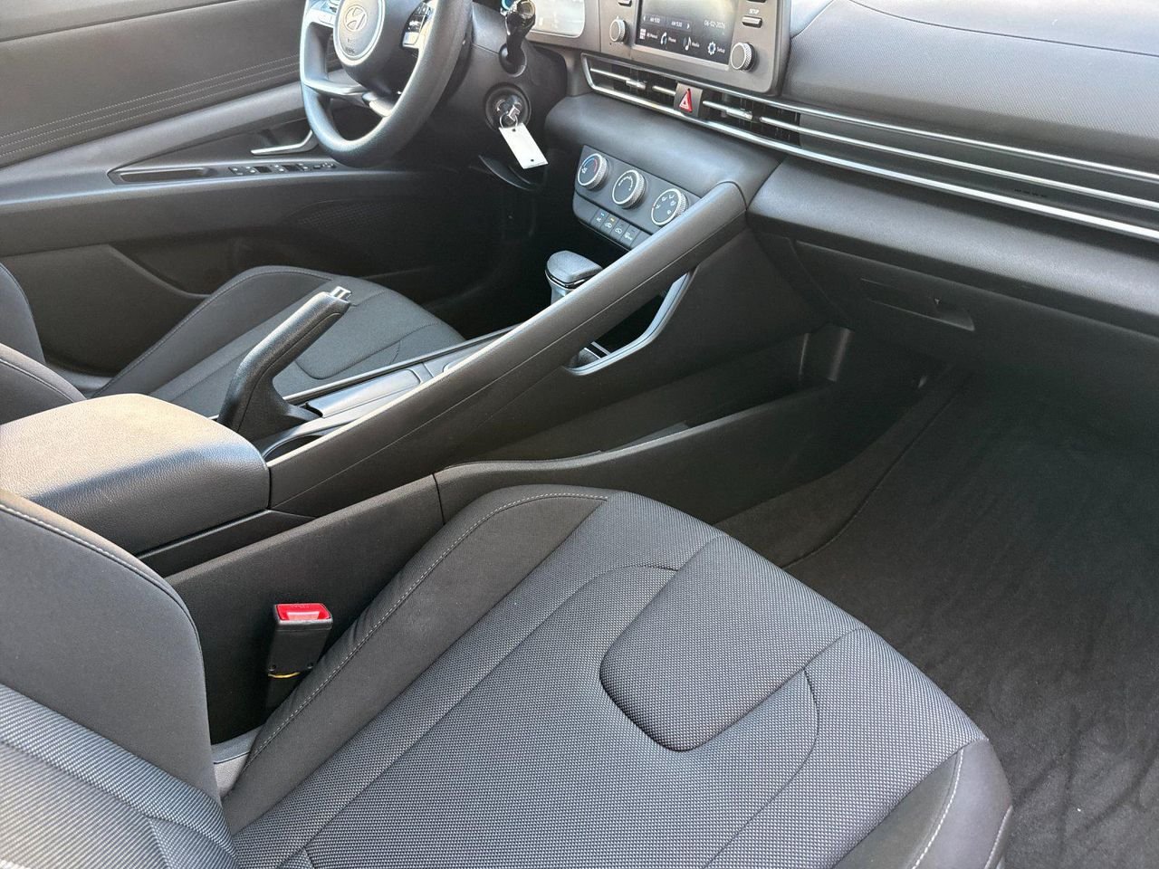 New 2026 White Hyundai SE image 14