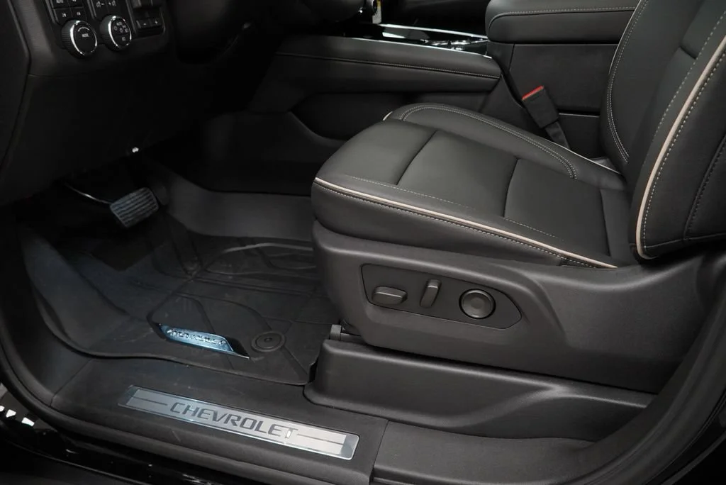 New 2026 Black Chevrolet Premier image 25