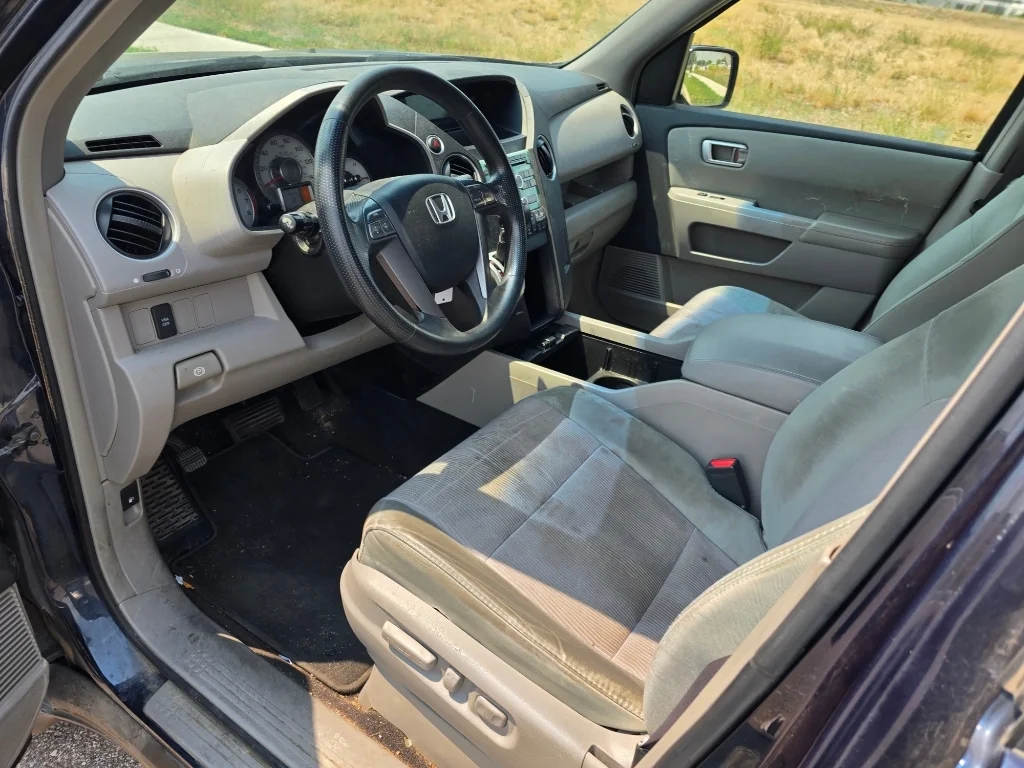Used 2009 White Honda EX image 25