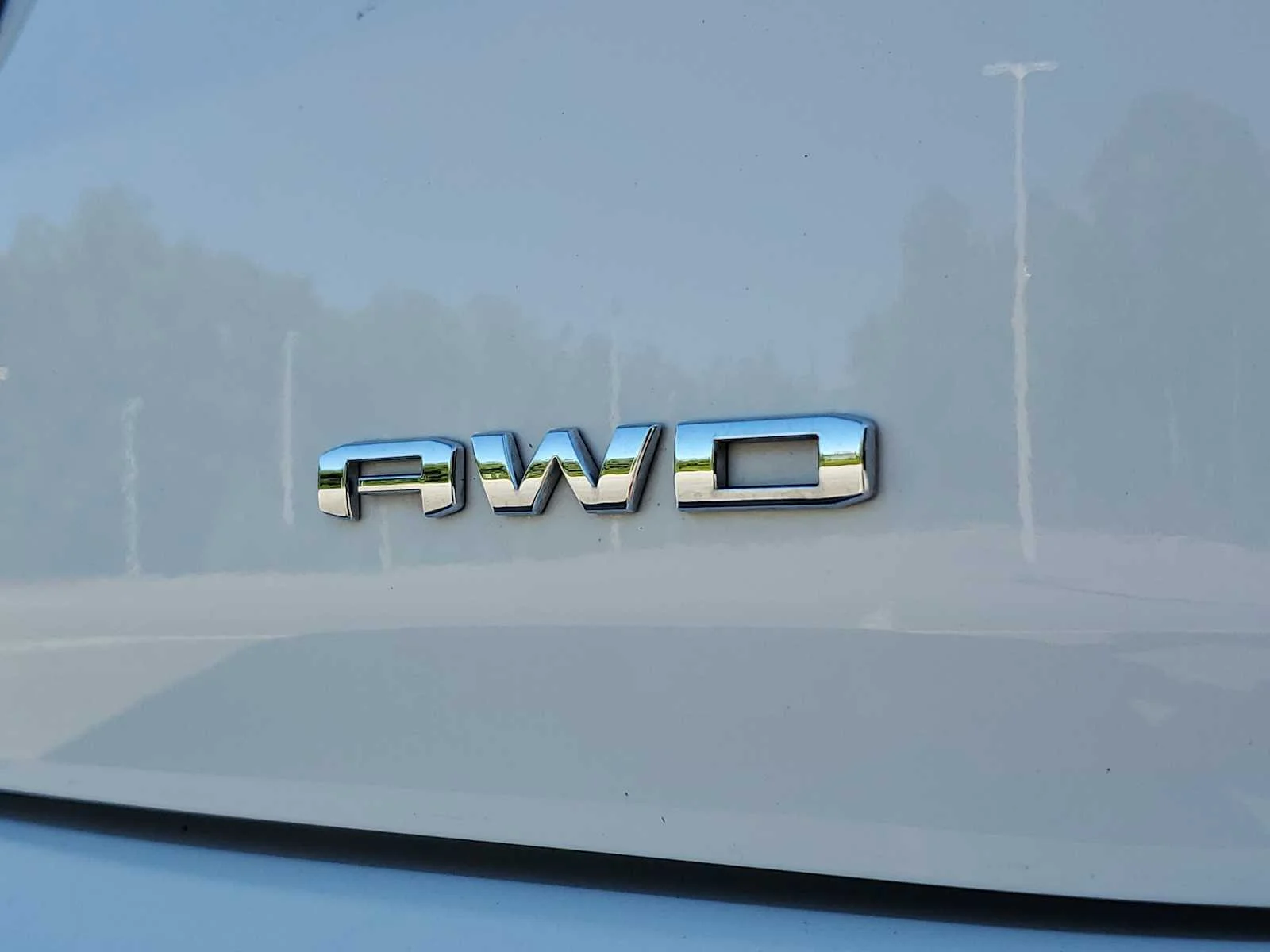 Used 2024 Summit White GMC SLT image 8