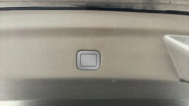 Used 2025 Black Chevrolet High Country image 35