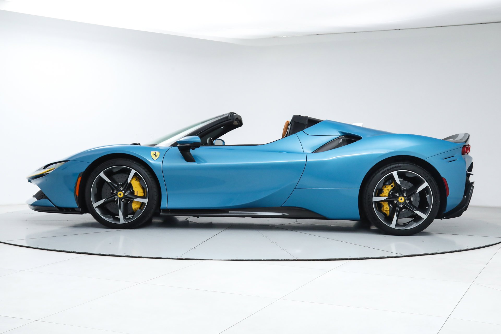 Used 2024 Blue Ferrari  image 4