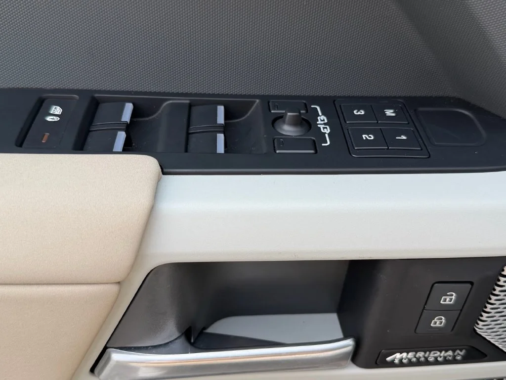 Used 2023 Black Land Rover SE image 25