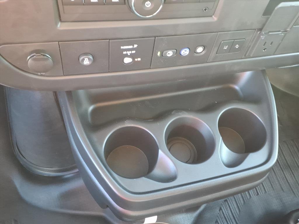 2025 GMC Savana Cargo Work Van - Photo 7