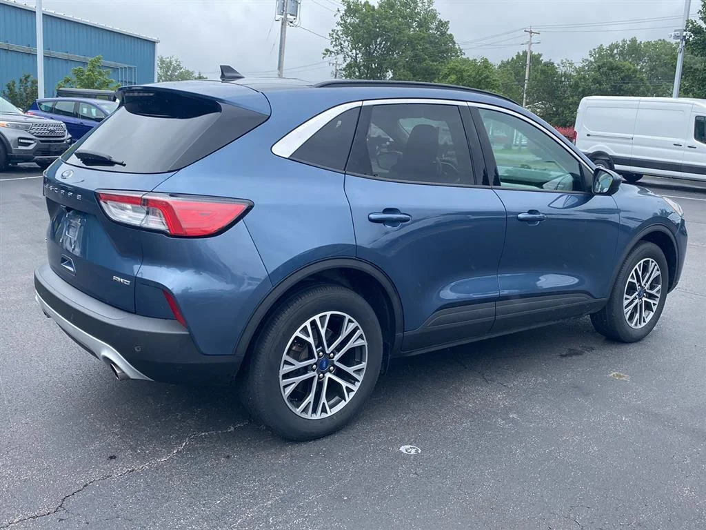 Used 2020 Blue Ford SEL image 11