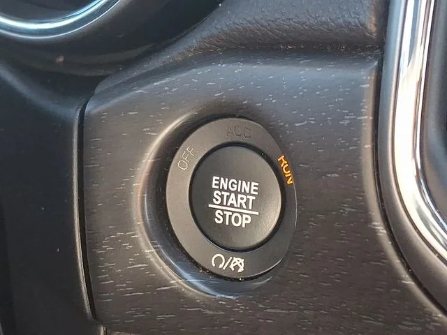 Used 2018 Gray Jeep Altitude image 22