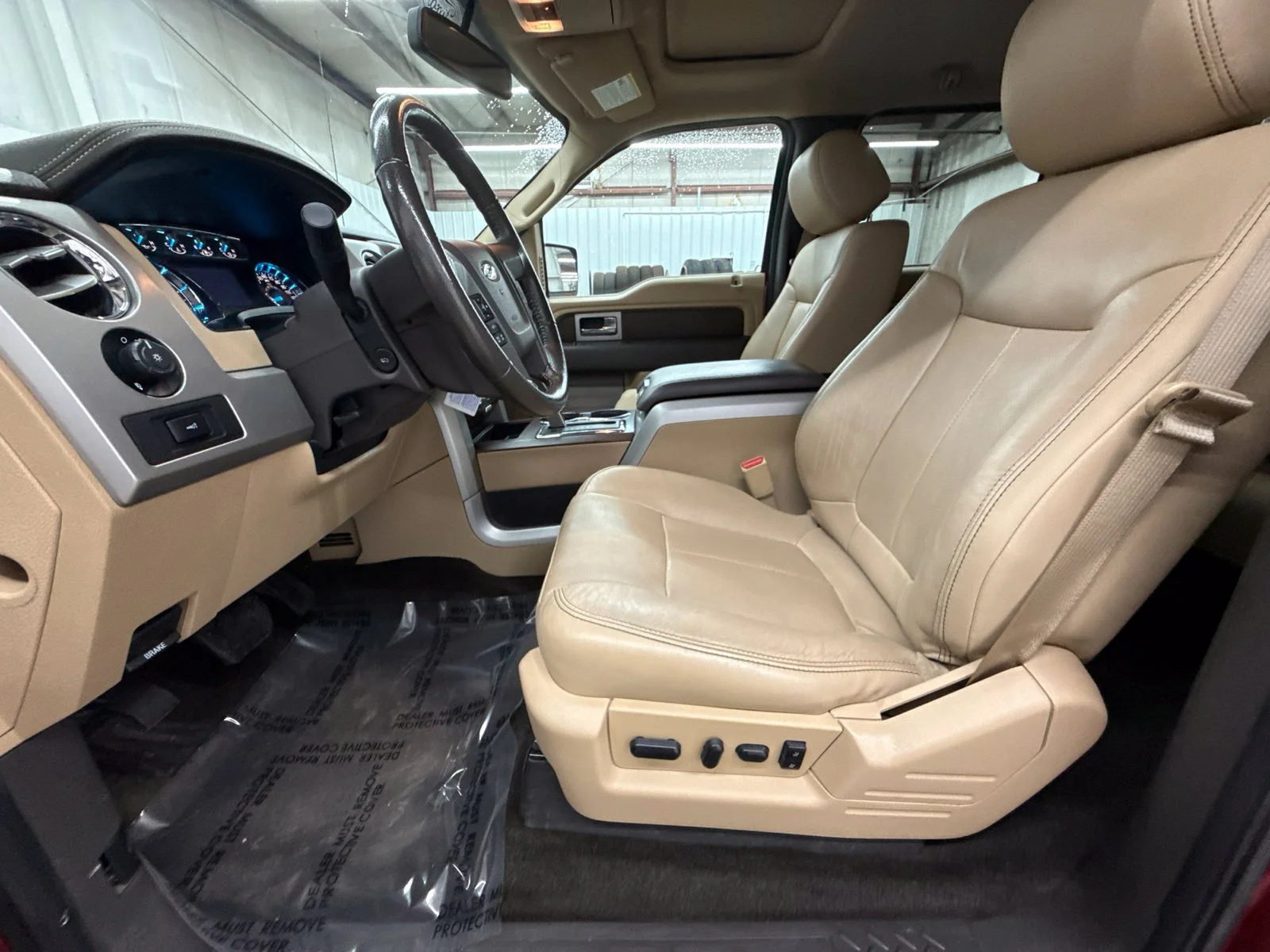 Used 2014 Beige Ford Lariat image 15